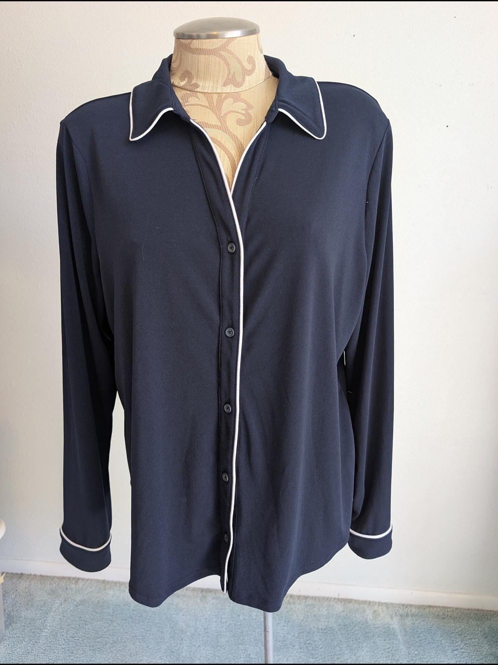 Adrianna Papell Navy Long-Sleeve Button-Up Blouse with White Piping